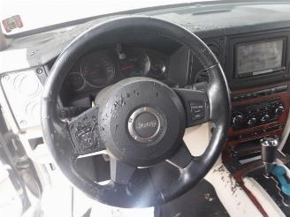 Jeep Commander  picture 11