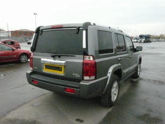 Jeep Commander 5.7i picture 3