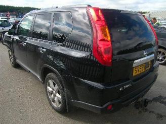 Nissan X-Trail 2.0 dci picture 2