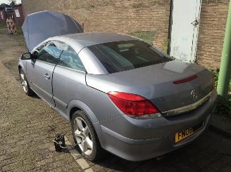 Opel Astra 1.6 16V TWINTOP picture 1