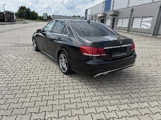 Mercedes E-klasse E300 BLEUTEC HYBRID AMG PAKKET LED NAVI picture 7