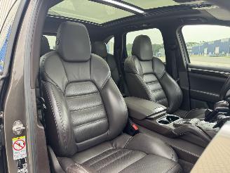 Porsche Cayenne S E-HYBRID Panorama Xenon Leder Voll picture 17
