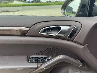 Porsche Cayenne S E-HYBRID Panorama Xenon Leder Voll picture 10