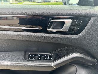 Porsche Cayenne 3.0 Automatik Leder LED Panoramadach Luftfederung picture 16