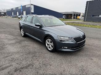 Skoda Superb 1.6 TDI KLIMA NAVI XENON NAVI picture 3