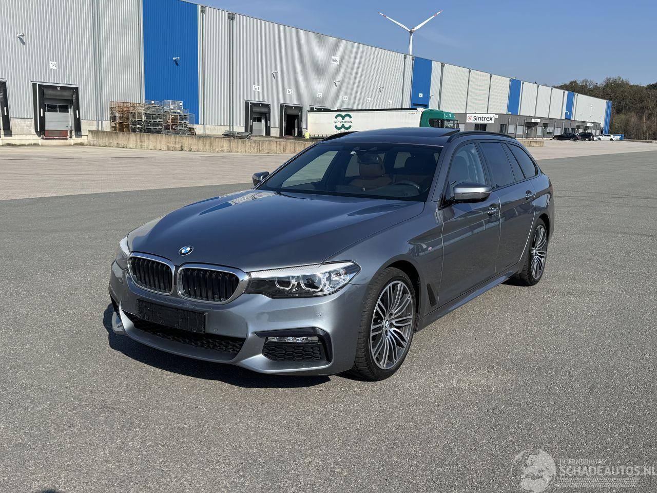 BMW 5-serie 520D TOURING M-PAKET PANORAMA LEDER NAVI
