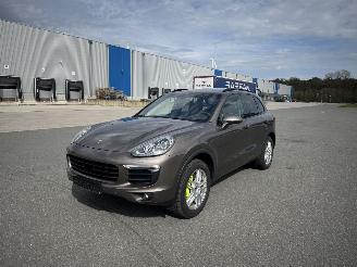 Coche accidentado Porsche Cayenne CAYENNE S 3.0 E-HYBRID PANORAMA LEDER NAVI XENON VOL 2015/12