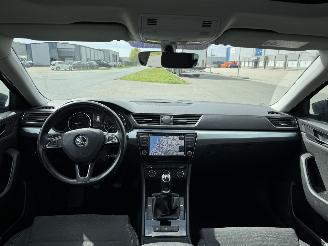 Skoda Superb 1.6 TDI KLIMA NAVI PANORAMA XENON picture 14