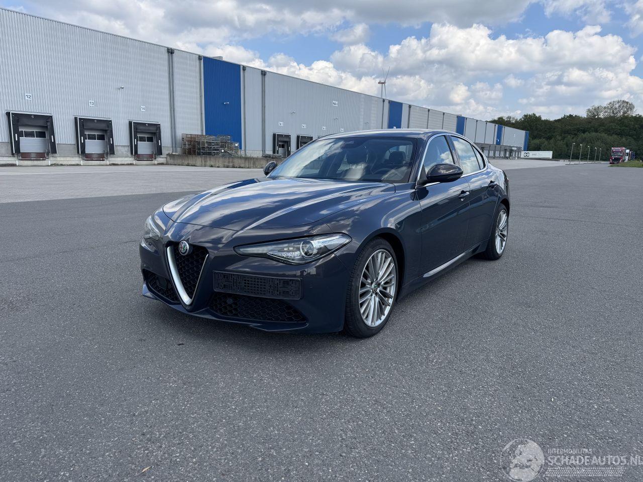 Alfa Romeo Giulia SUPER 2.2 JTDM NAVI LEDER XENON VOLL