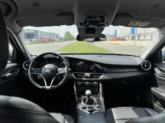 Alfa Romeo Giulia SUPER 2.2 JTDM NAVI LEDER XENON VOLL picture 14