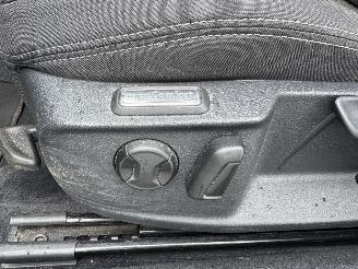 Volkswagen Passat 1.6 TDI KLIMA LED NAVI picture 17