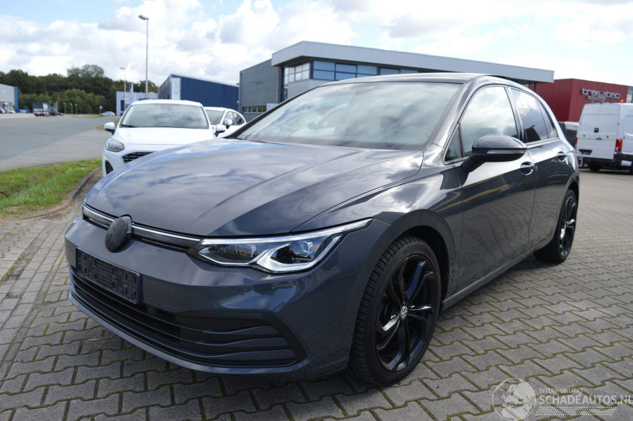 Volkswagen Golf Volkswagen Golf VIII Life 2,0 Tdi Panorama IQlight Acc Pdc