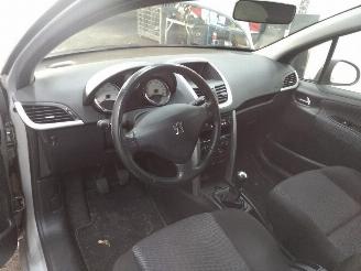 Peugeot 207  picture 7