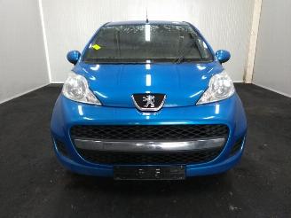 Peugeot 107  picture 2