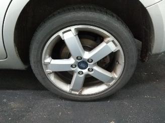 Ford Focus  picture 3