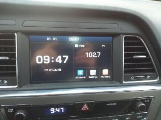 Hyundai Sonata  picture 3