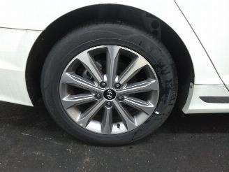 Hyundai Sonata  picture 7