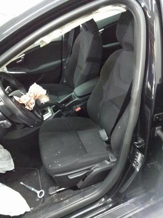 Volvo V-40  picture 23