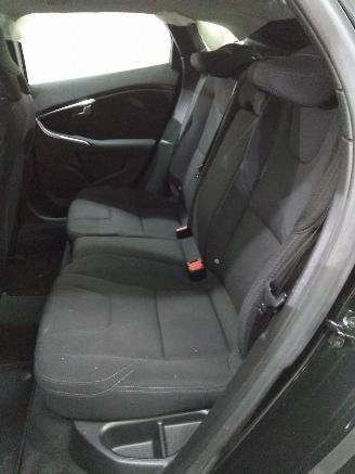 Volvo V-40  picture 24