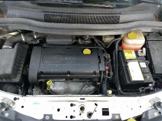 Opel Zafira  picture 2