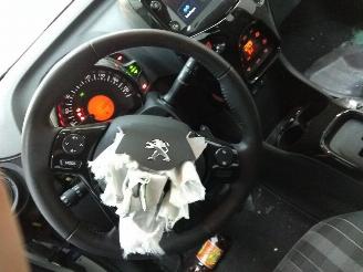 Peugeot 108  picture 27