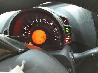 Peugeot 108  picture 26