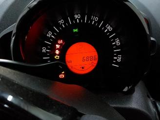 Peugeot 108  picture 24