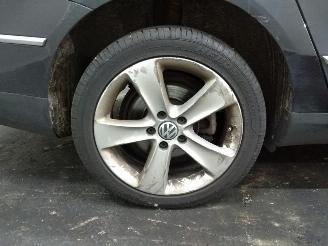 Volkswagen Passat  picture 3