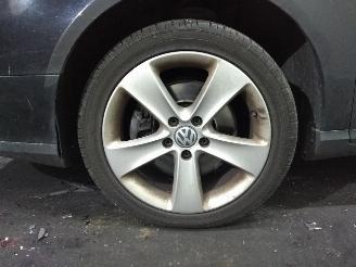 Volkswagen Passat  picture 17
