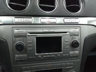 Ford S-Max  picture 2