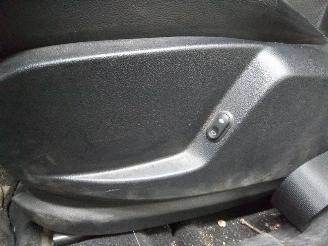 Ford S-Max  picture 13