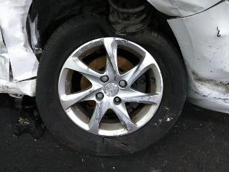 Peugeot 208  picture 17