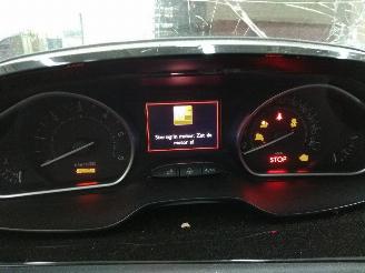 Peugeot 208  picture 15