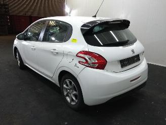 Peugeot 208  picture 5