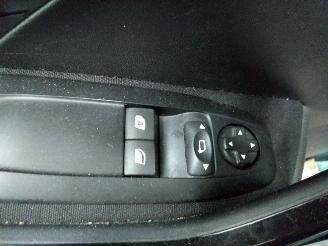 Peugeot 208  picture 18