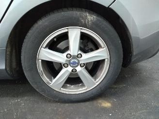 Volvo V-40  picture 19