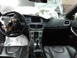 Volvo V-40  picture 3