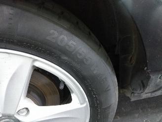 Volvo V-40  picture 11