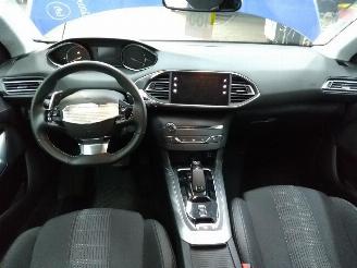 Peugeot 308  picture 9