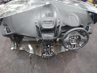 Ford Kuga  picture 4