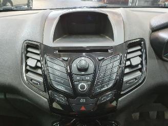 Ford Fiesta  picture 8