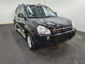Salvage car Hyundai Tucson  2006/1
