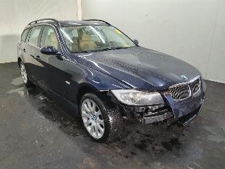 Coche siniestrado BMW 3-serie  2005/1