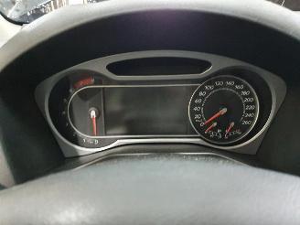 Ford Mondeo  picture 13