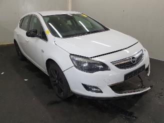 Salvage car Opel Astra  2011/1