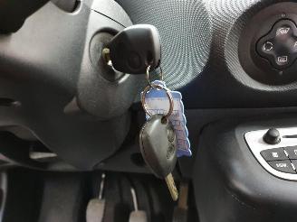 Renault Twingo 1.2i 16v Dynamique picture 4