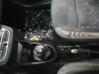 Renault Twingo 1.2i 16v Dynamique picture 6