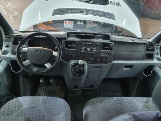 Ford Transit 300M picture 26