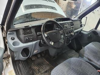 Ford Transit 300M picture 17