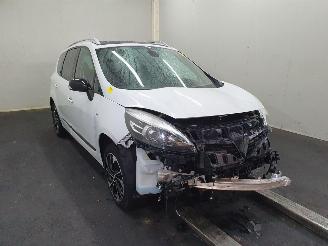 Salvage car Renault Scenic 1.2 TCe Bose Grand Scenic 2014/9